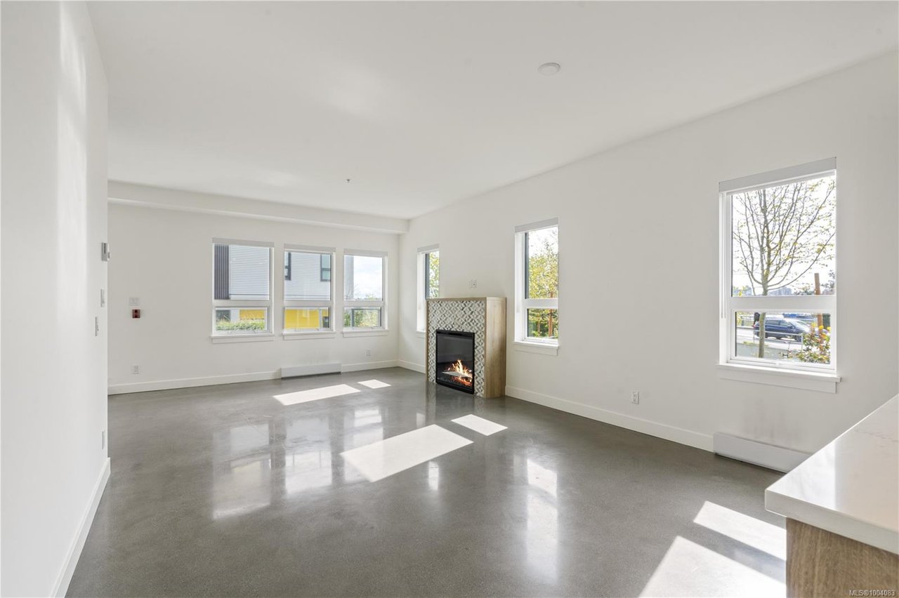 109-757 Tyee Rd