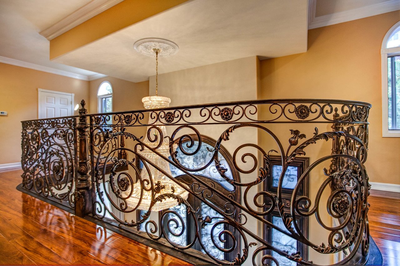 11131 Mountcastle Dr. Studio City, CA