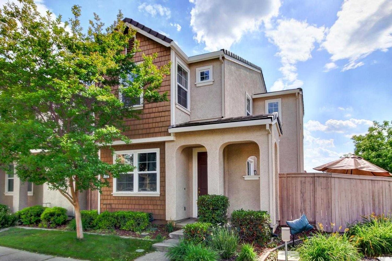 3100 Lea Sterling Way
