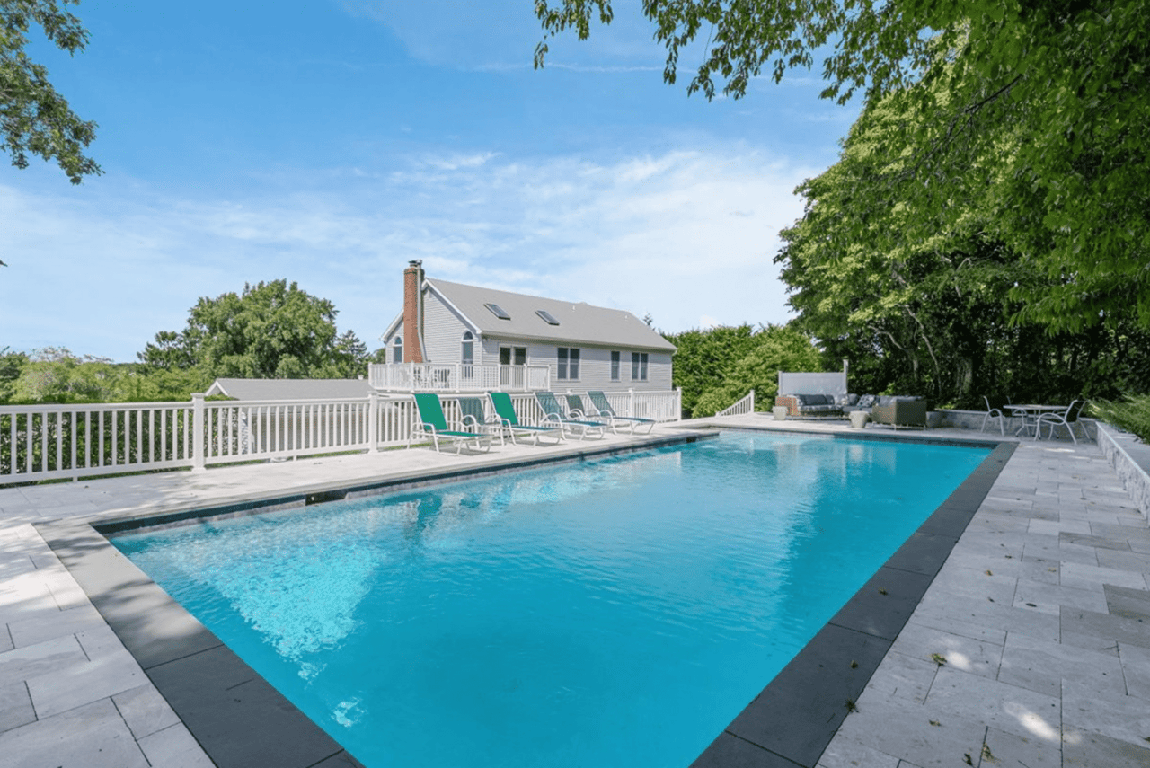 20 Underhill Drive, Southampton, NY 11968