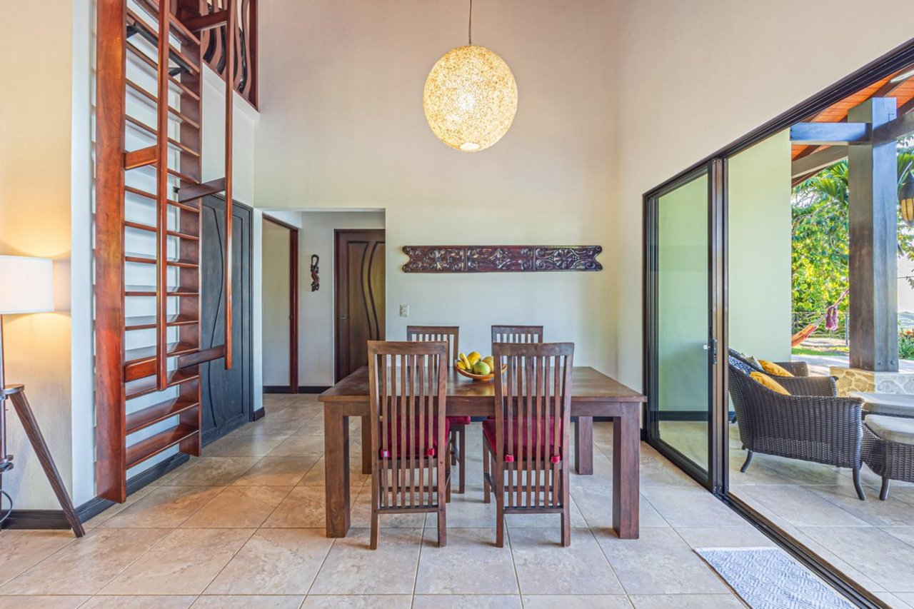 Whale Tail View Home, Dominical, Puntarenas
