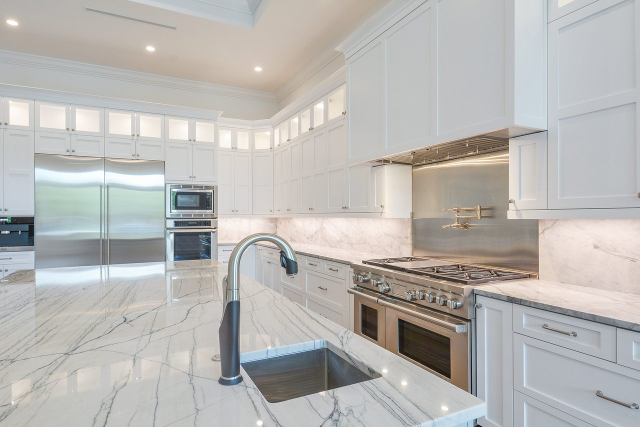 8422 Lookout Cir
