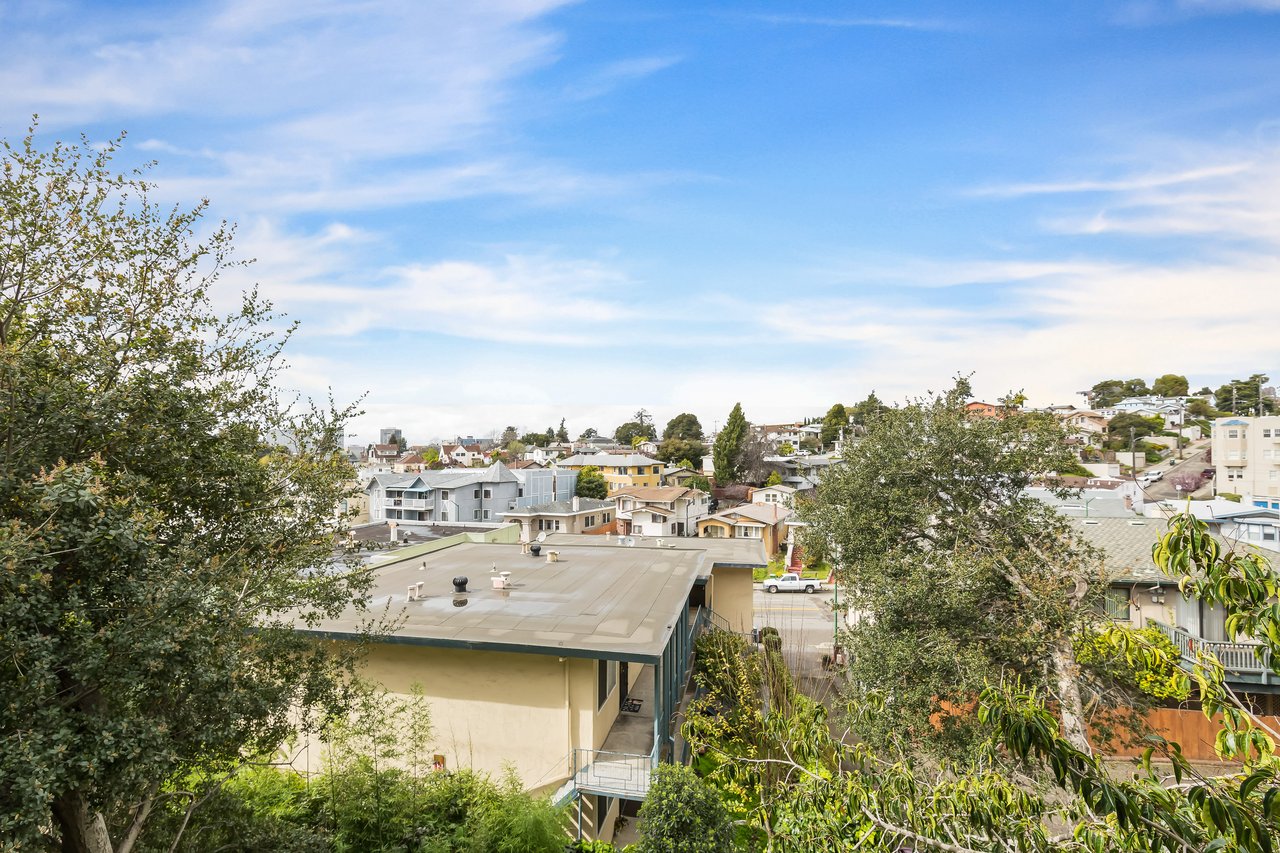 2429 Ivy Dr