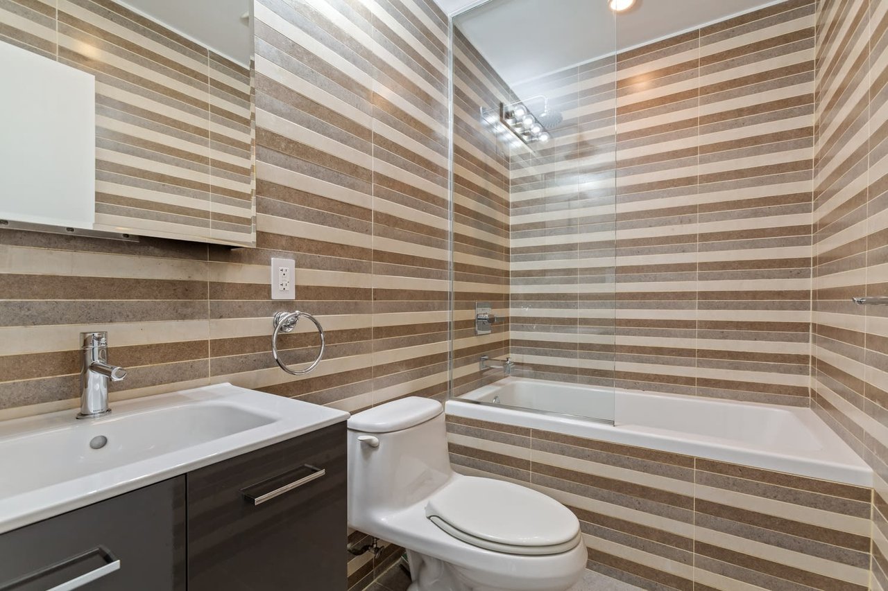 14 Conselyea St, #4