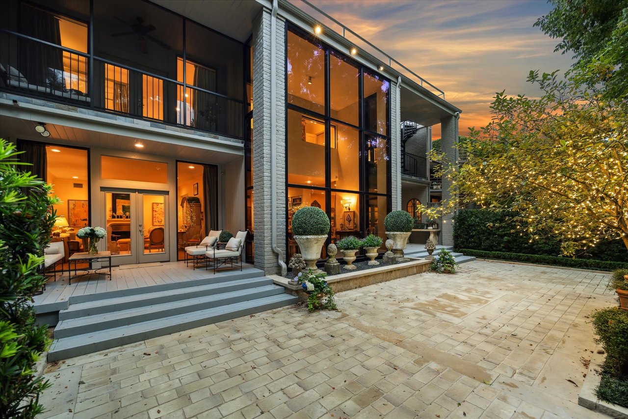 16 River Hollow Lane, Houston, Texas - Walter Bering, Houston Realtor
