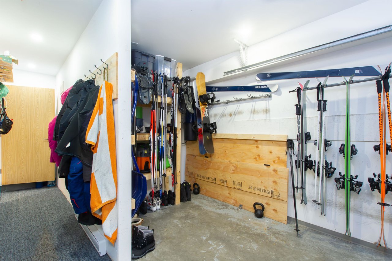 45D-4652 Blackcomb Wy