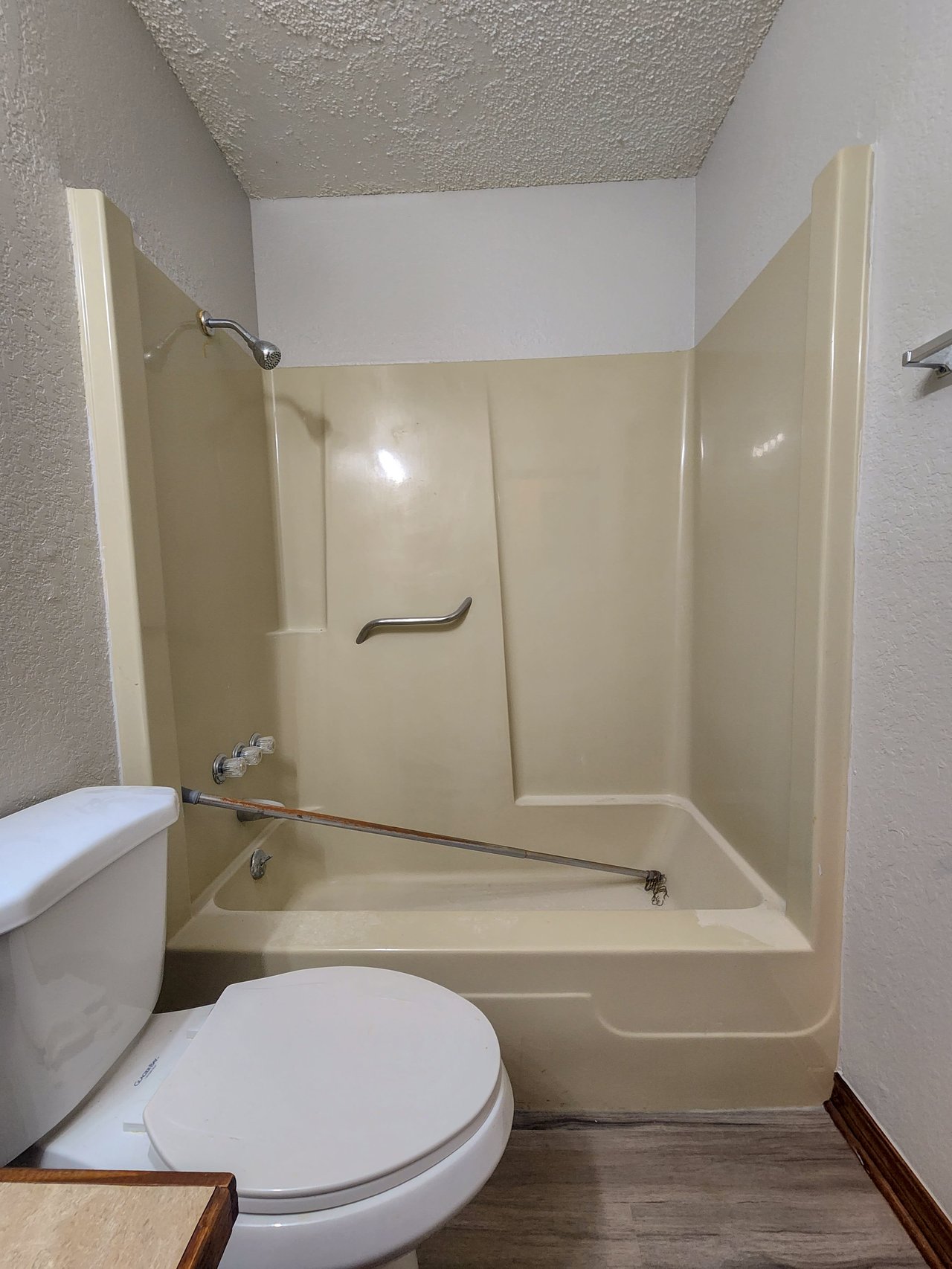 4104 N Market
