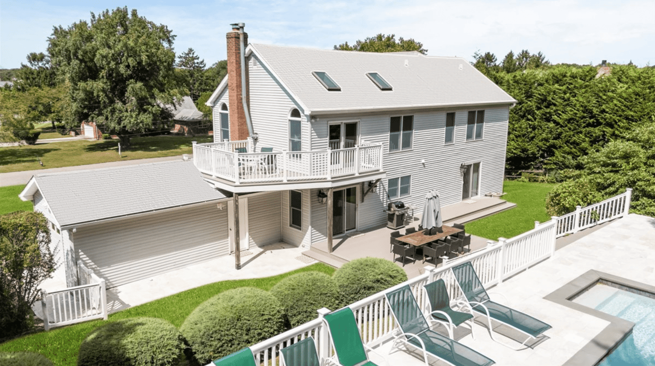 20 Underhill Drive, Southampton, NY 11968