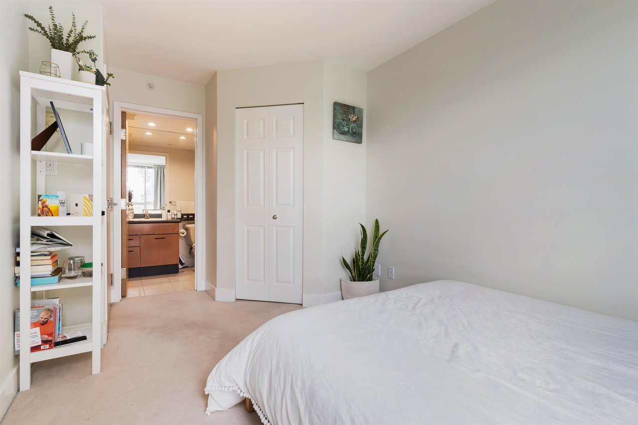 301-1818 W 6th Ave