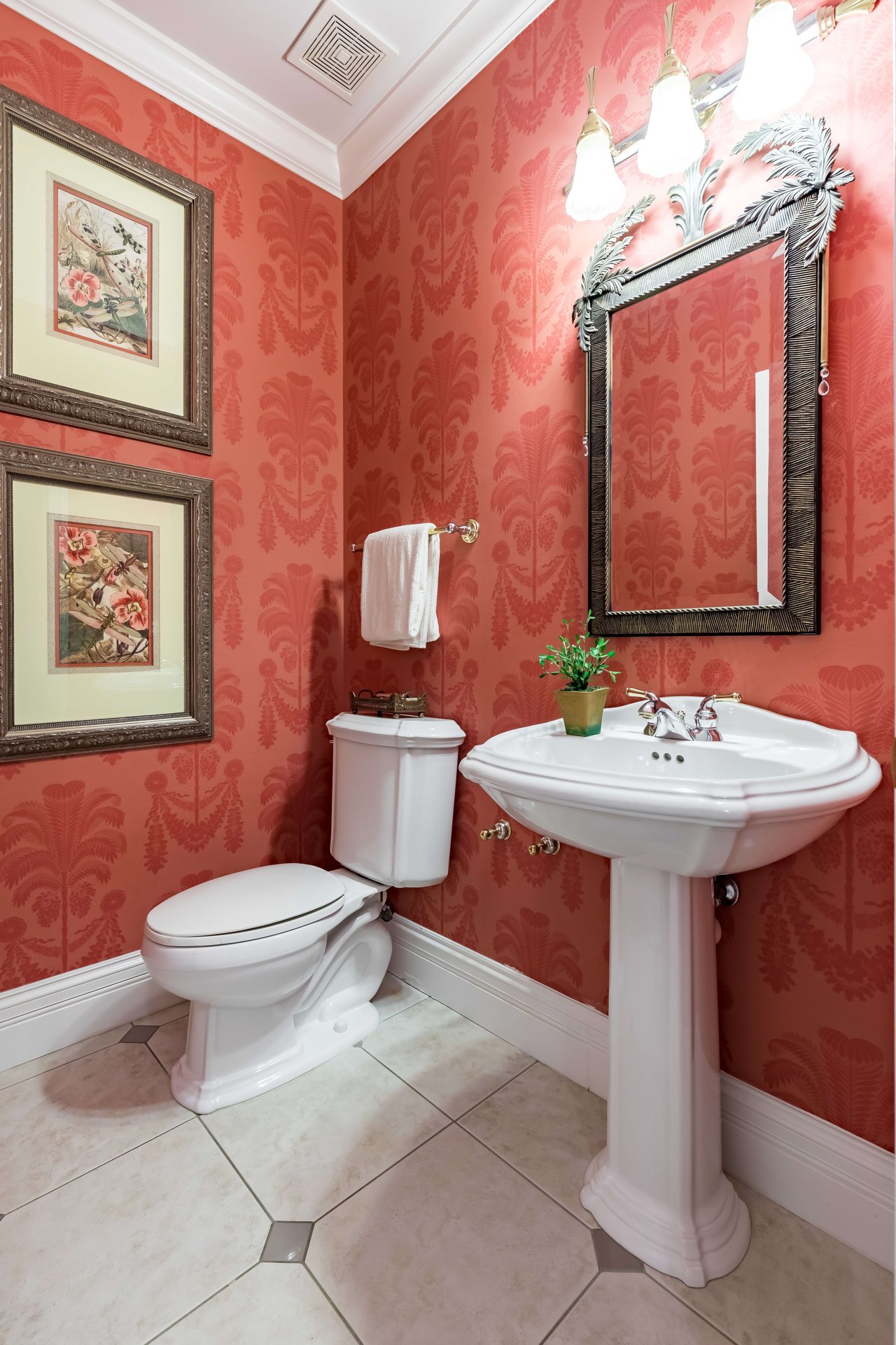 Newer Construction and Oh So Close to Chesterfield Amenities