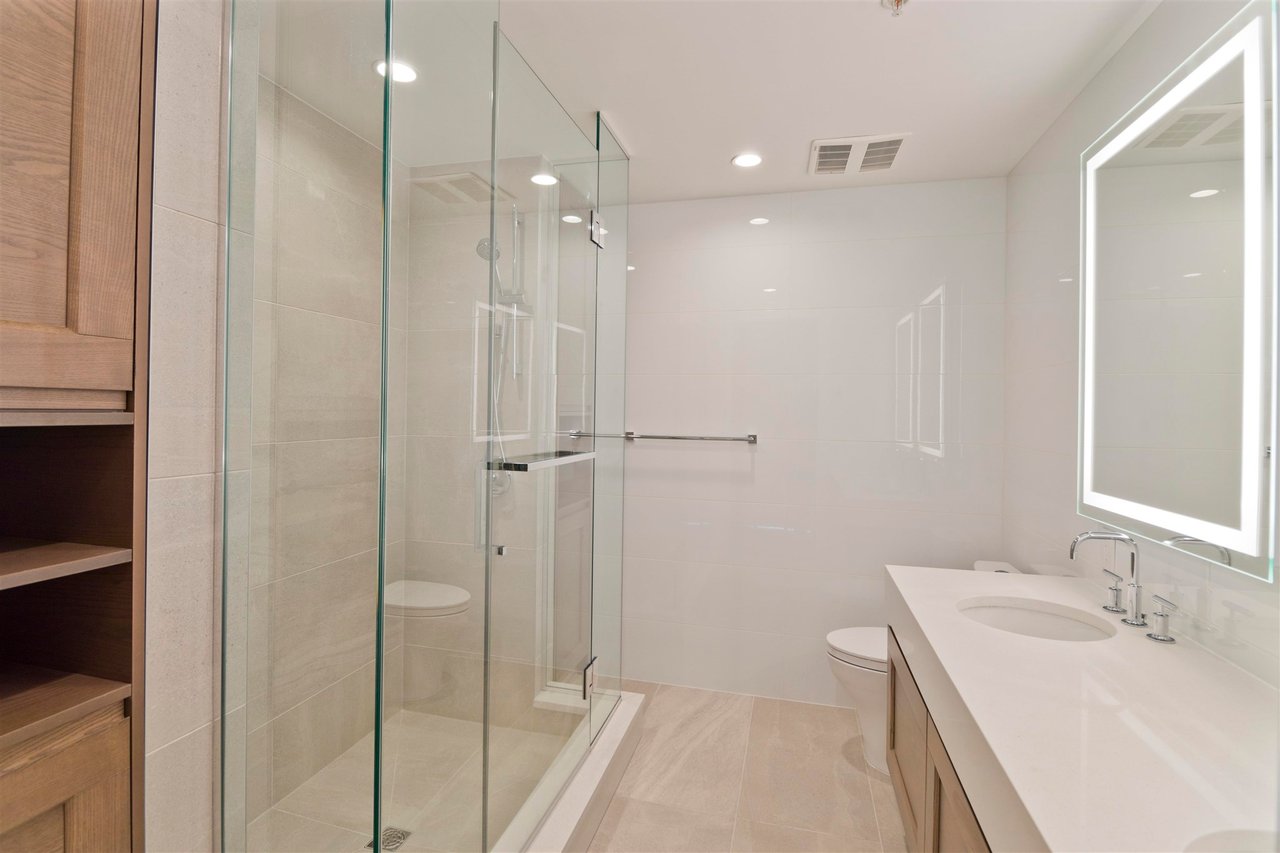 2102-5629 Birney Ave