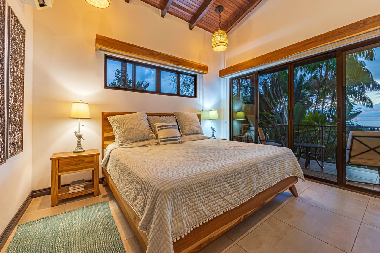Luxurious Ocean View Coastal Retreat