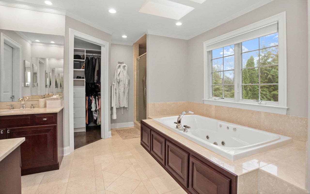 15 Ridge Dr