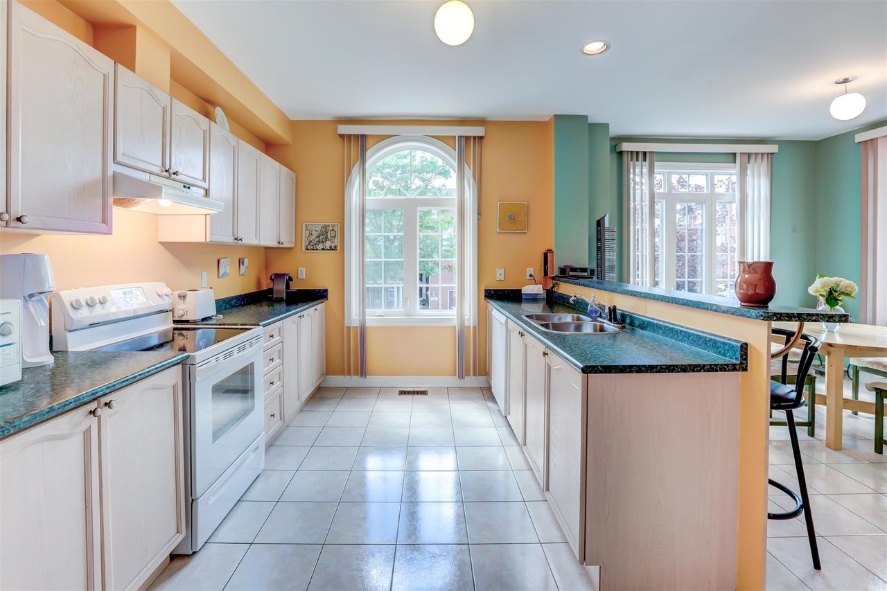 #109 - 190 Harding Blvd W