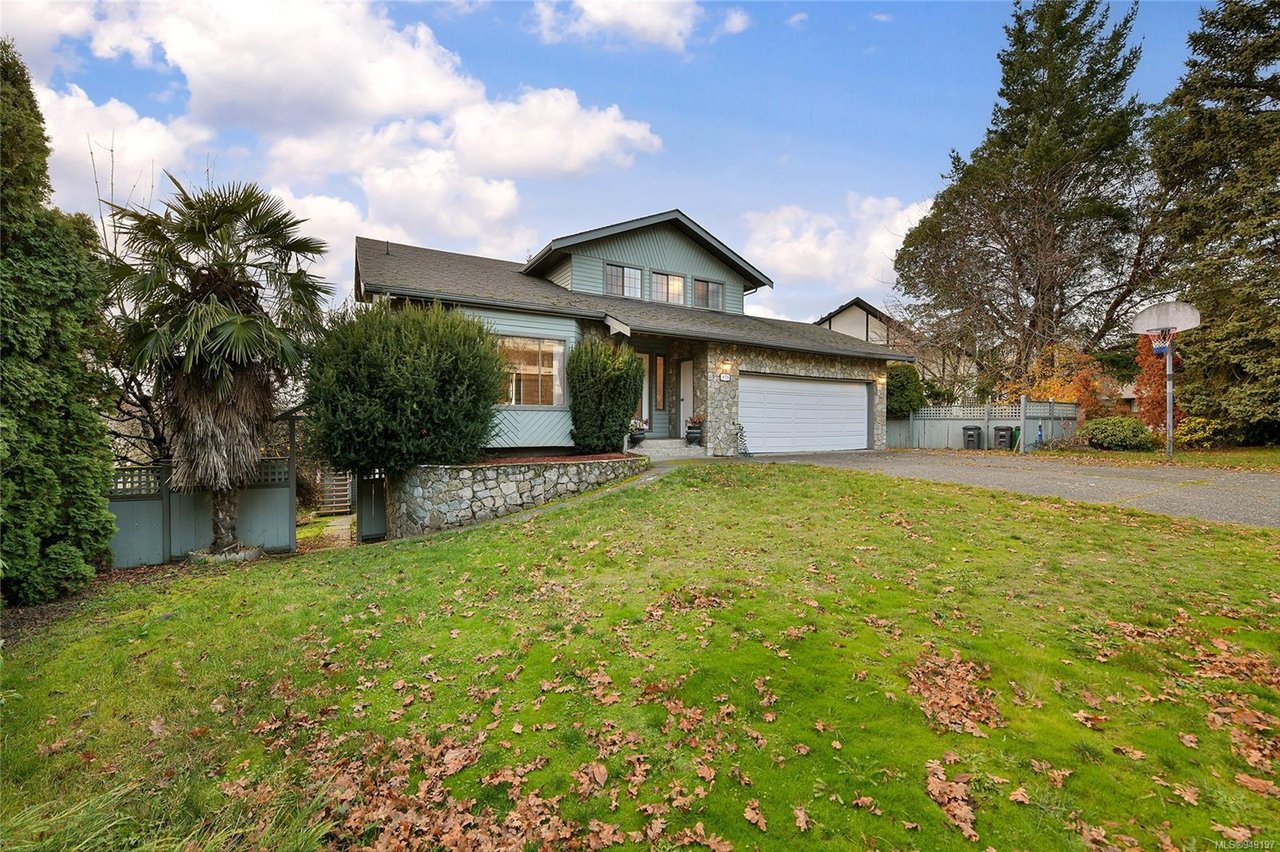 879 Denford Cres