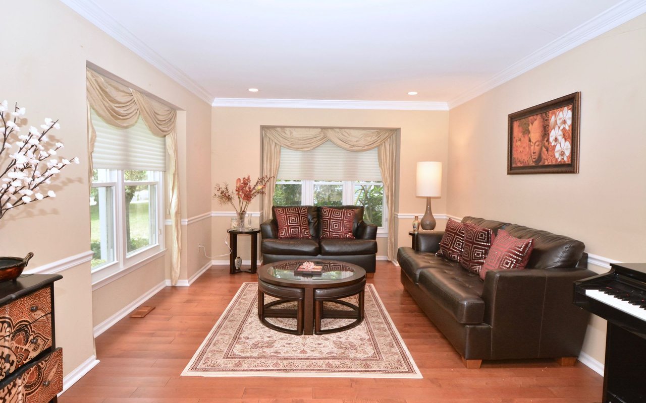 1 W CARTWRIGHT DR