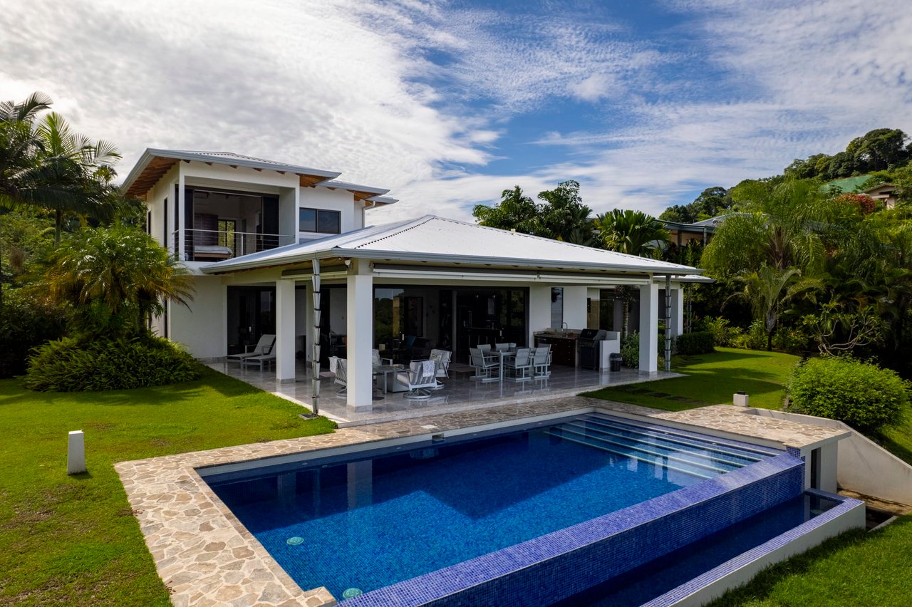 ELEGANT OJOCHAL LUXURY HOME IN PHASE 11 WITH OCEAN AND MOUNTAIN VIEWS