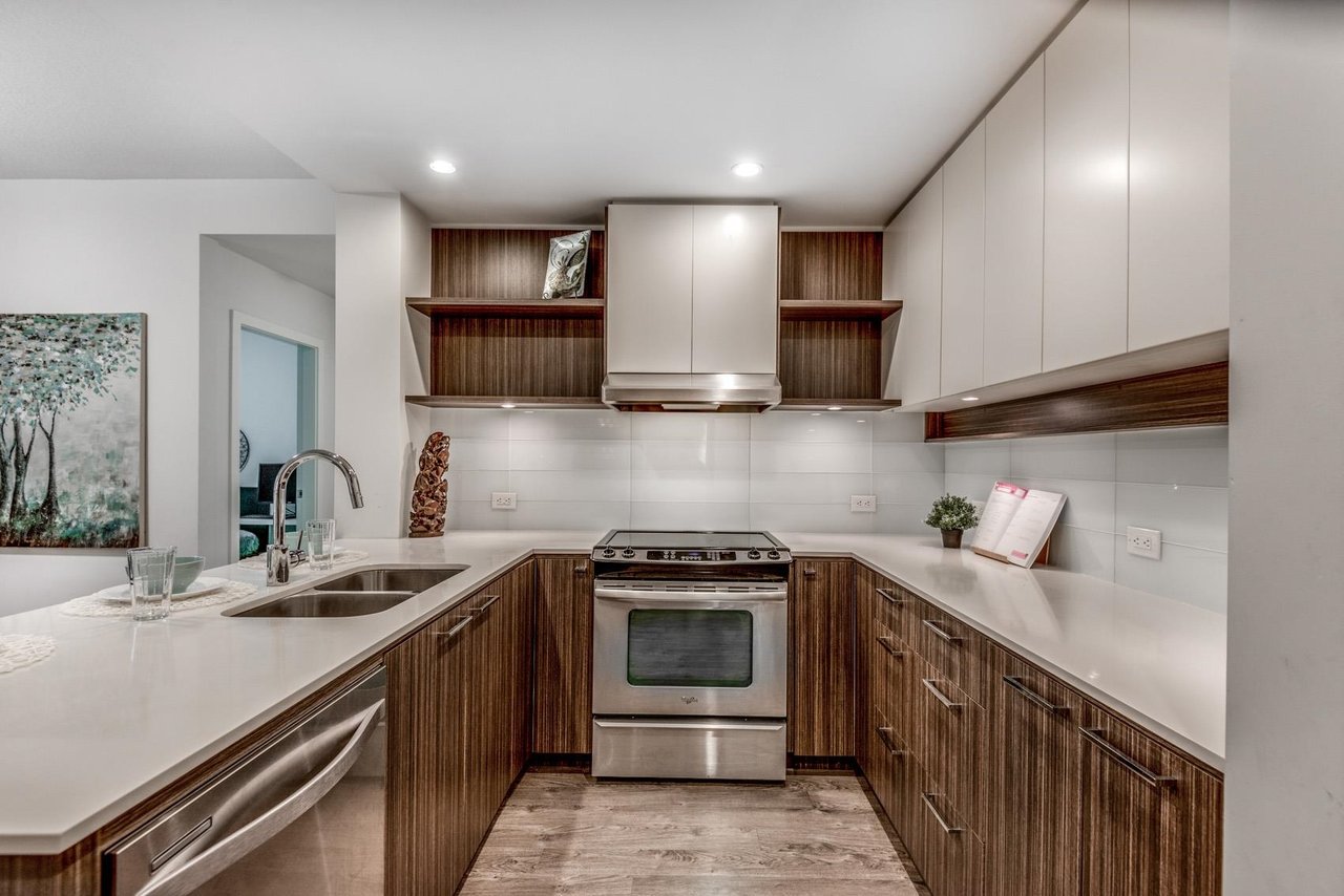 111-545 Foster Ave