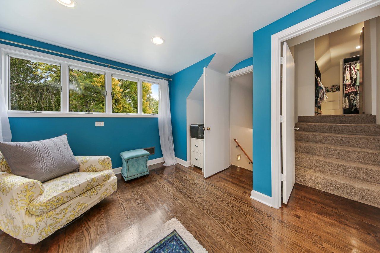 Here Is The Western Springs Home You Have Been Waiting For