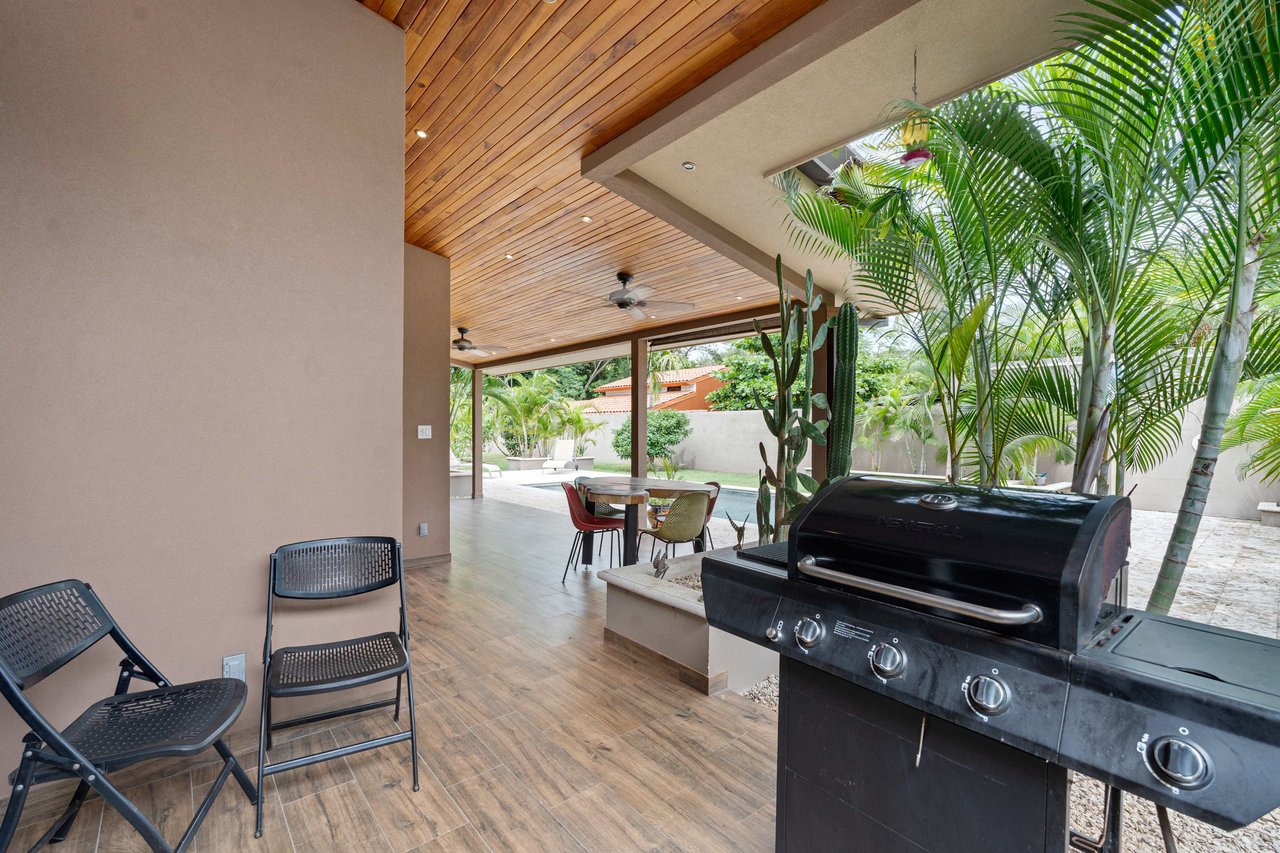 Casa Tranquila | Gorgeous Walk-to-Beach House on a Double Lot in Playa Potrero!