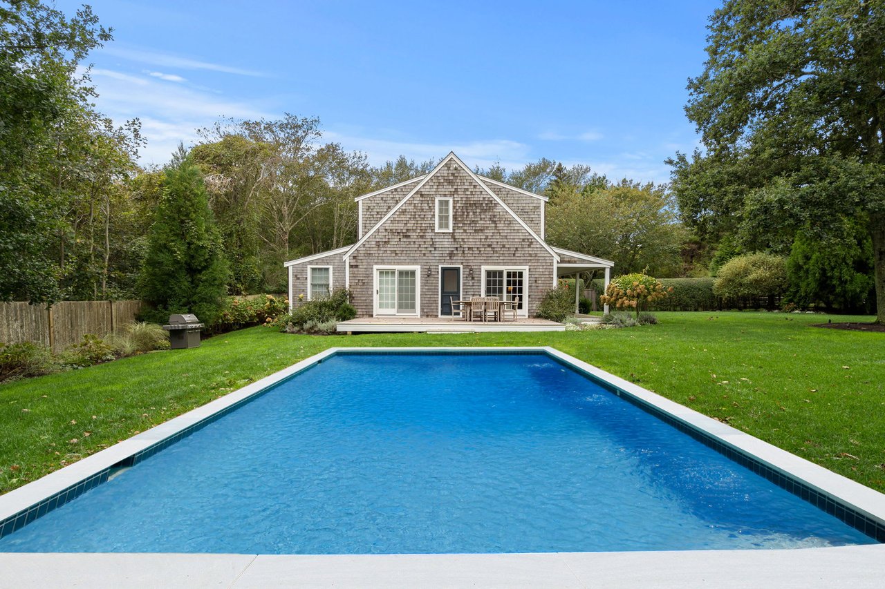 6 Oak Hollow Ln