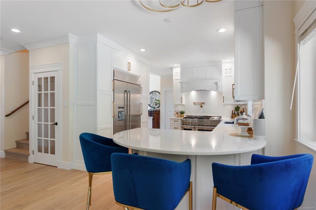 630 Granrose Terr, Colwood