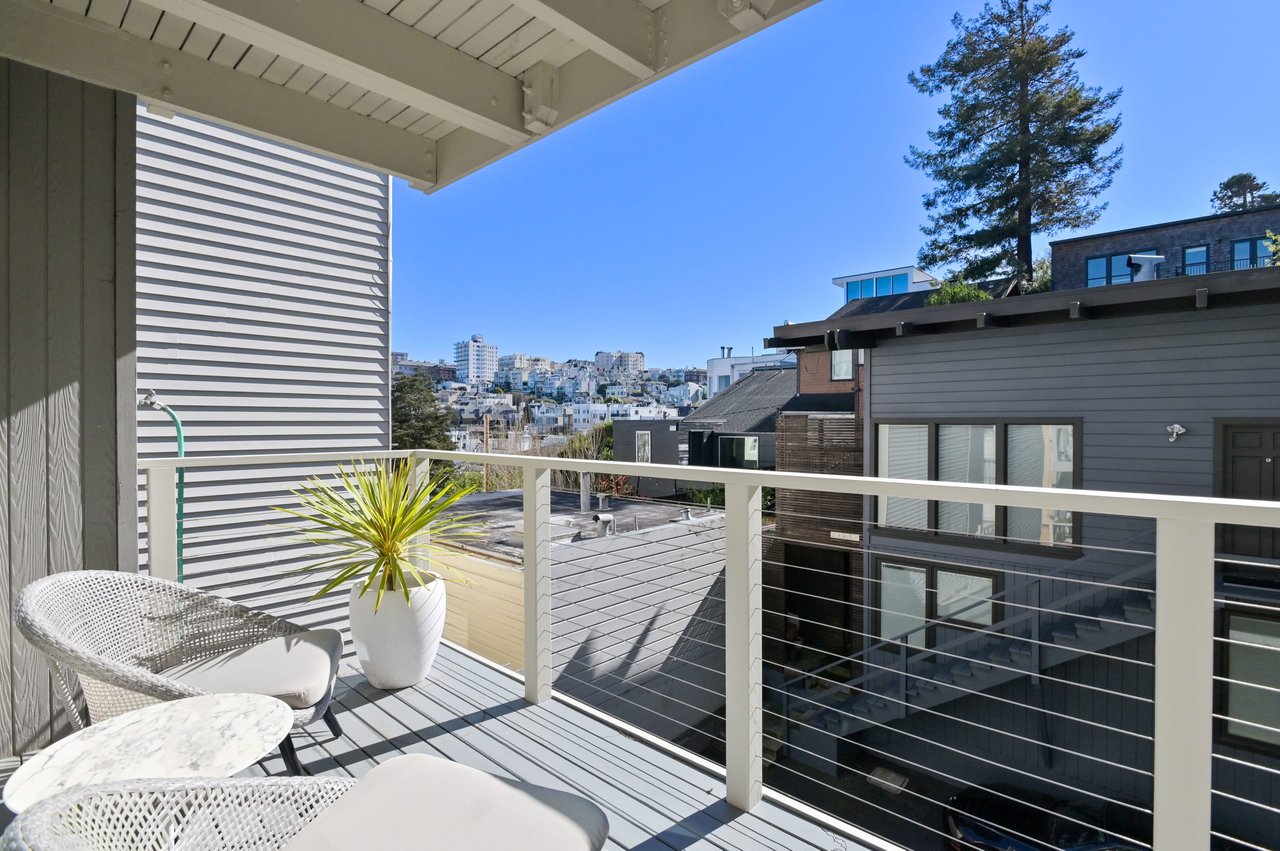 Renovated Three Bedroom Cow Hollow Condo