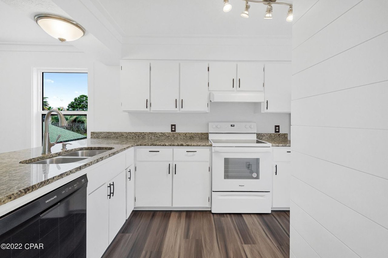 7813 N LAGOON Drive Unit 7C