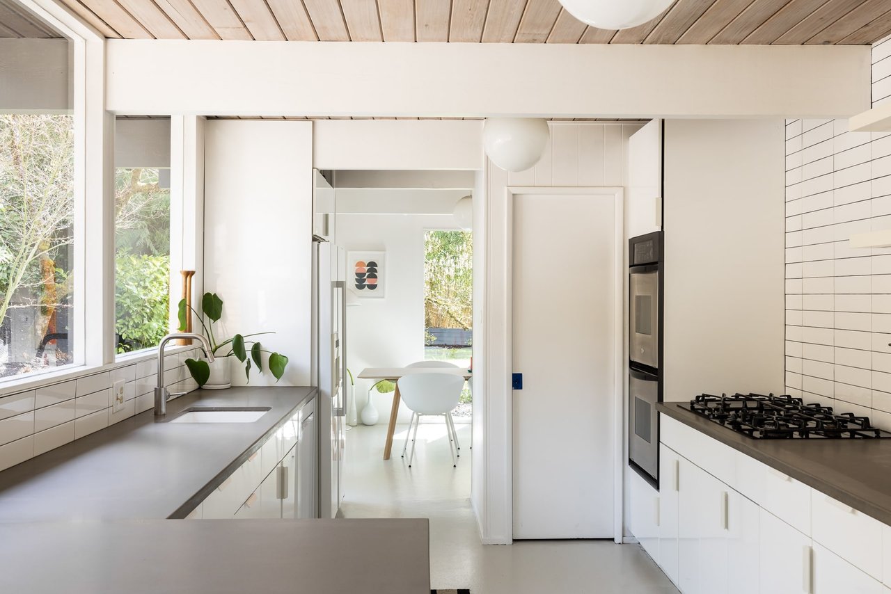 Rummer Dream House in Vista Brook