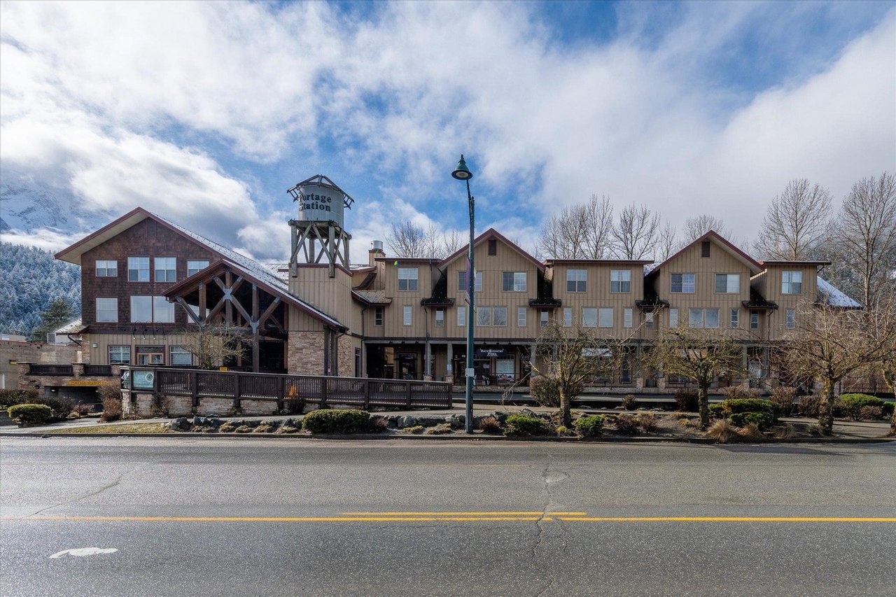 201-1436 Portage Rd