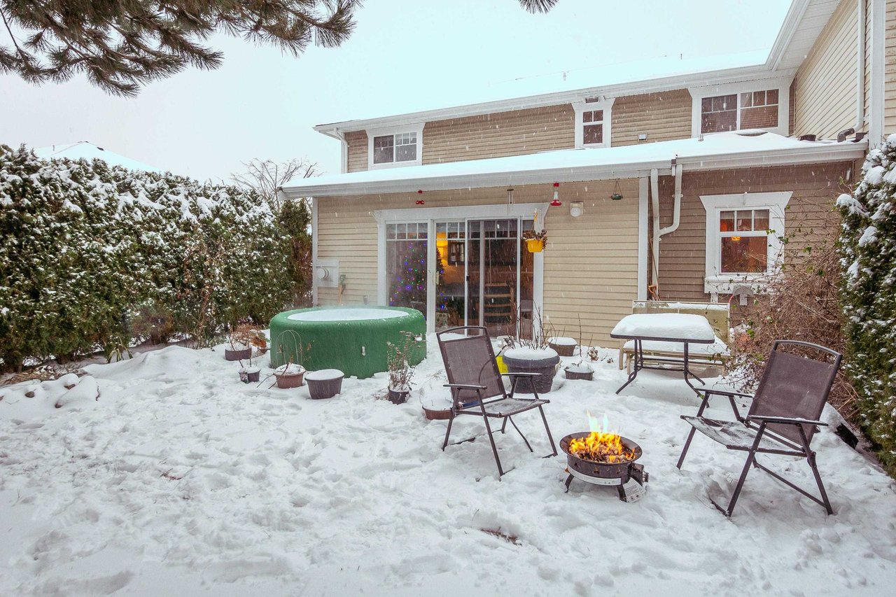 69-1821 Willow Cres