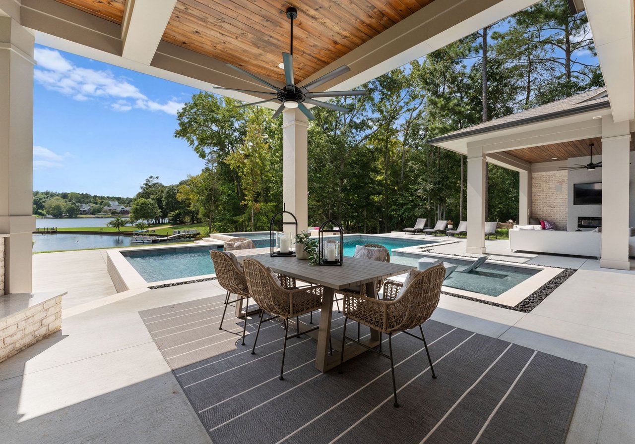 1812 Marthas Vineyard Road | Luxury Waterfront Modern Retreat