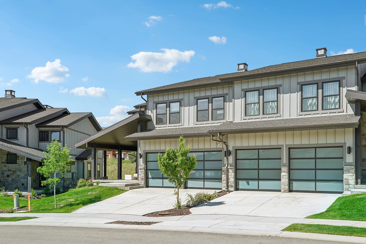 9957 N Meer Circle