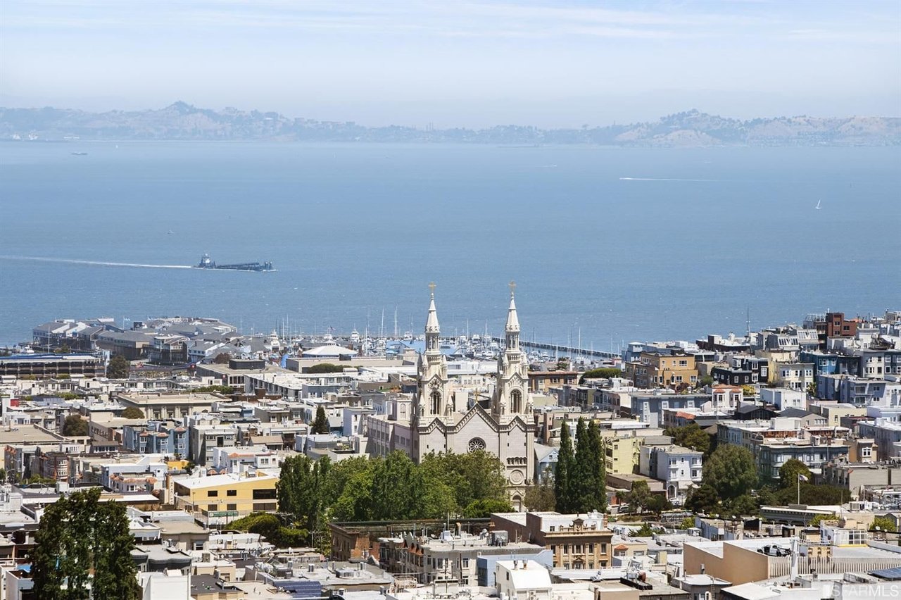 Iconic, Rarely Available Nob Hill Penthouse