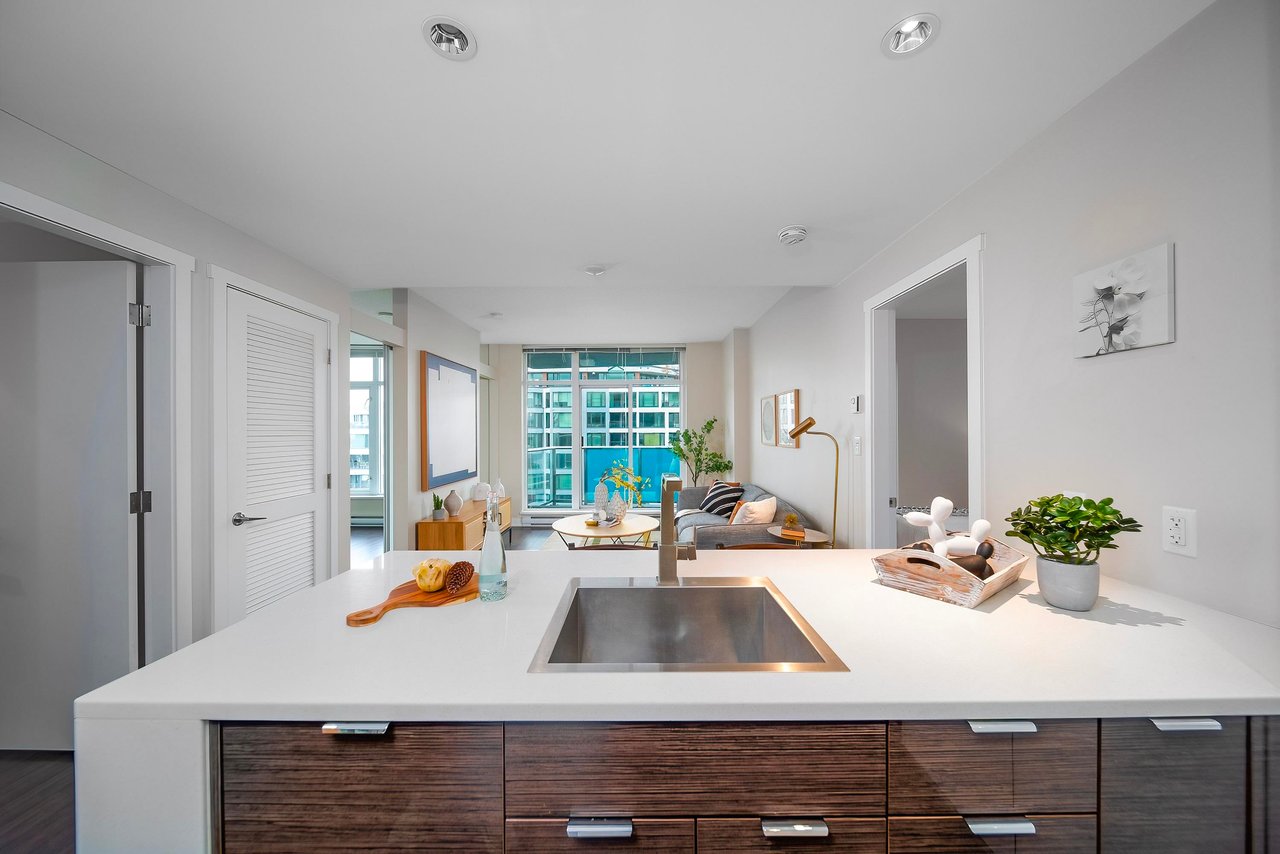 808-1777 W 7th Ave