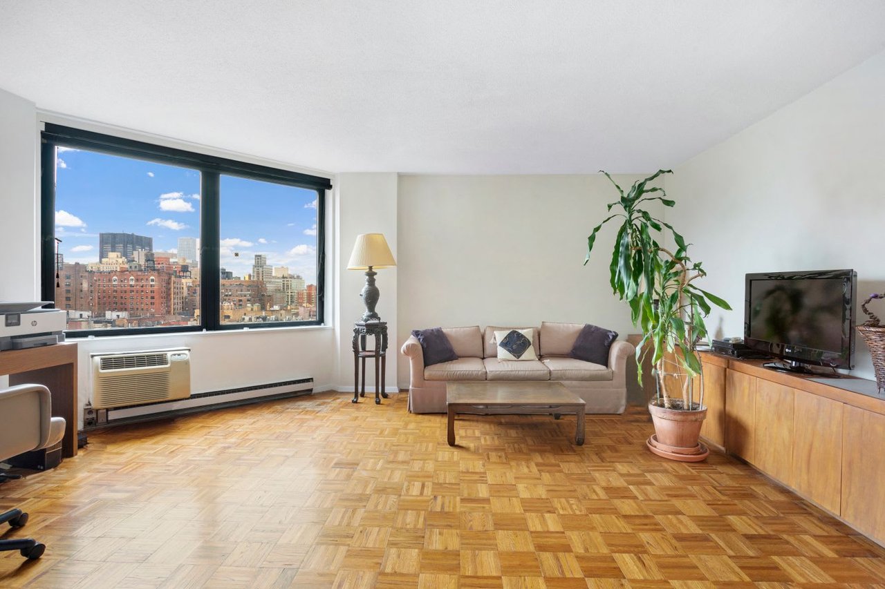 1601 3rd Ave, Unit 12HW
