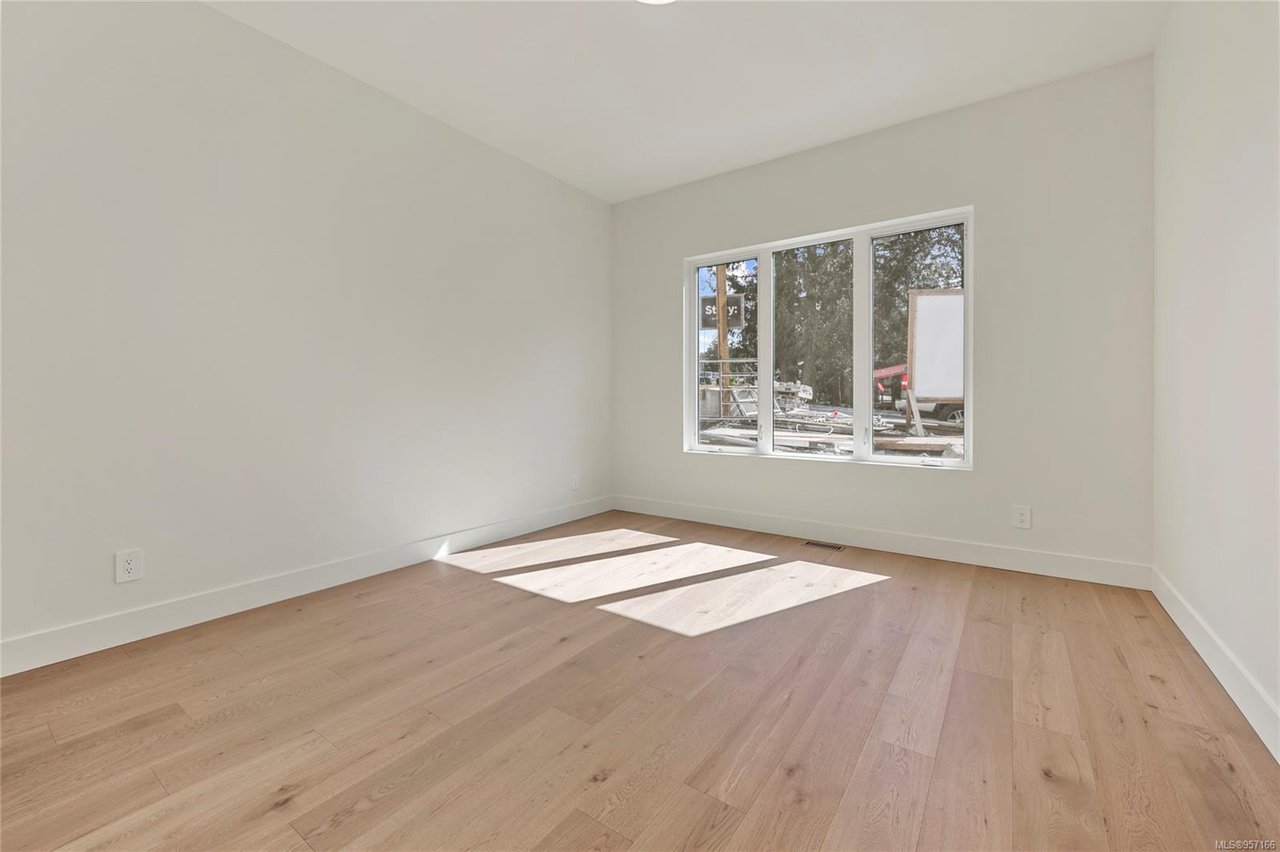 3913 Olympian Wy