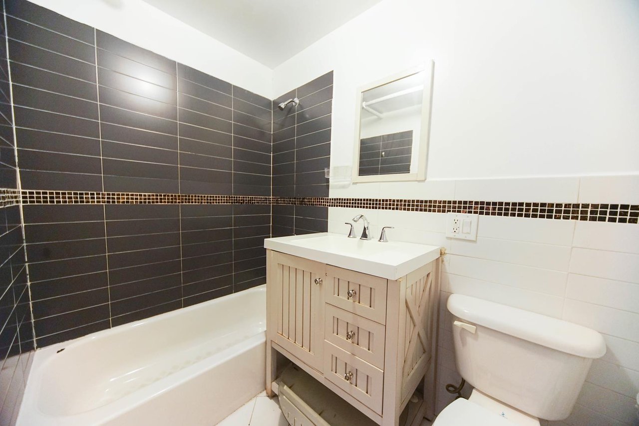 147 Grand Street, Apt 3-E
