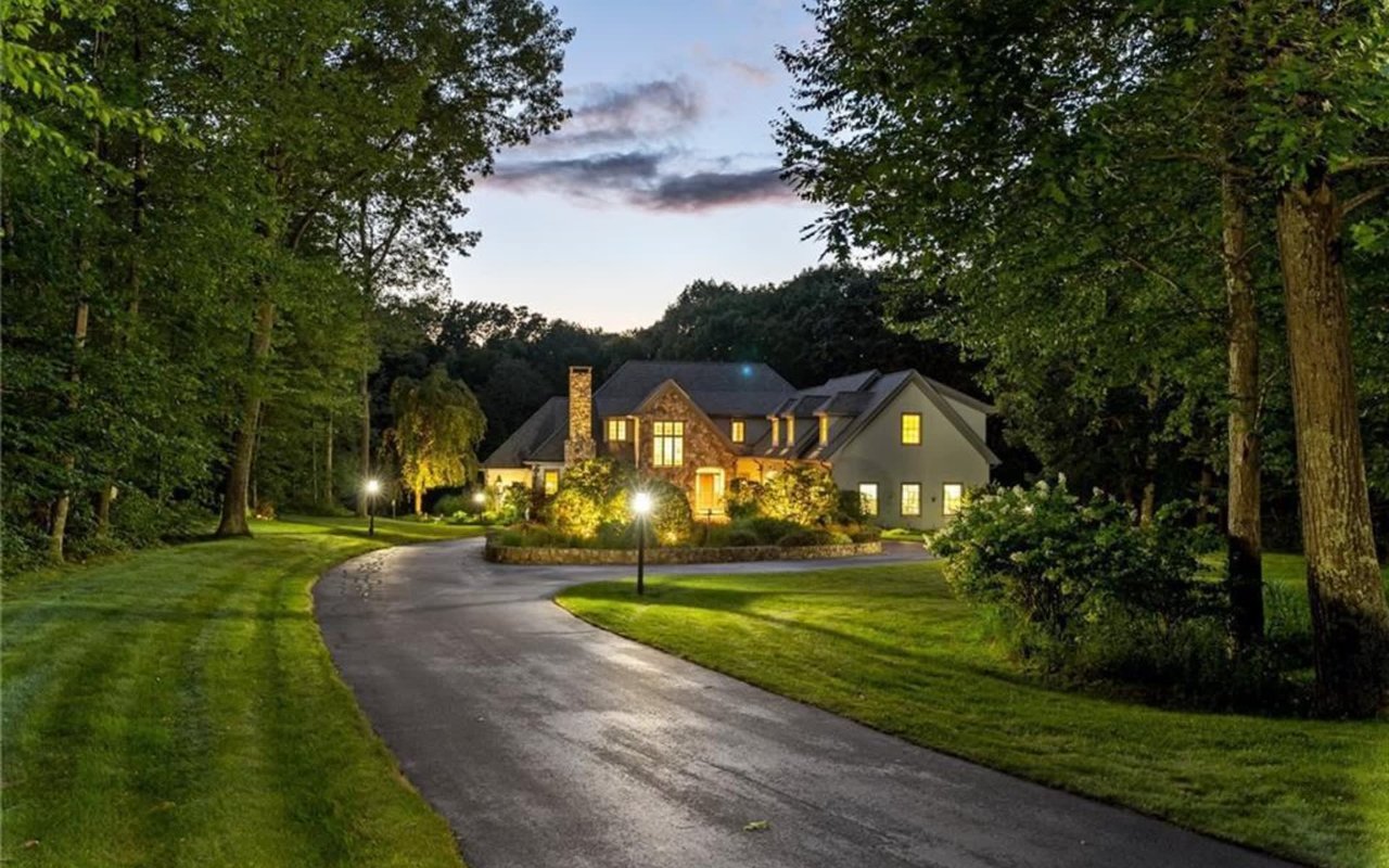 7 Best Neighborhoods to Live in Newtown, CT