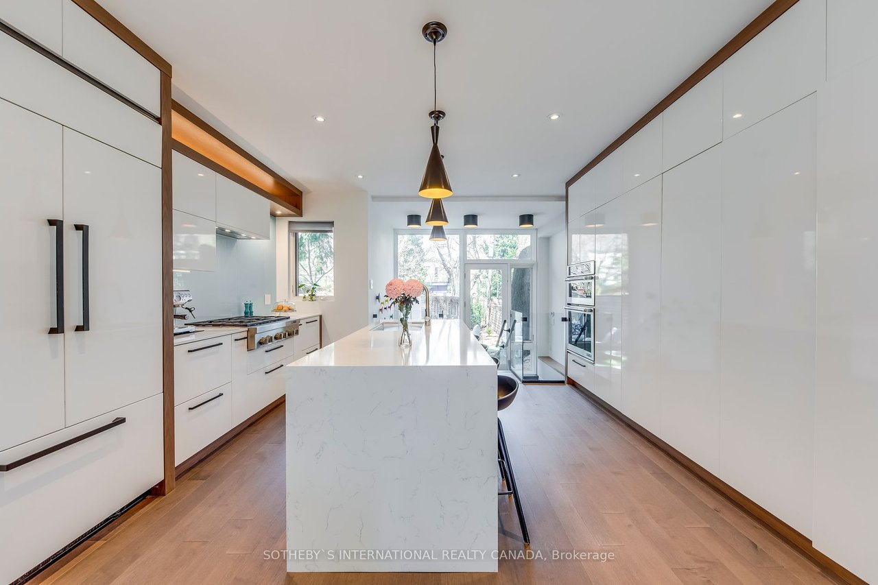 152 Riverdale Ave