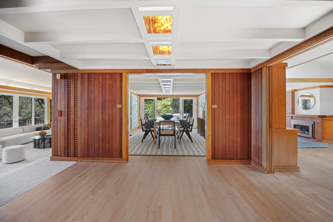 Kent Woodlands Mid Century Retreat