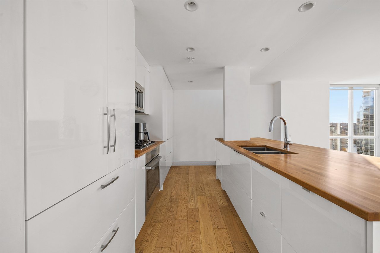 2702-193 Aquarius Mews, Vancouver