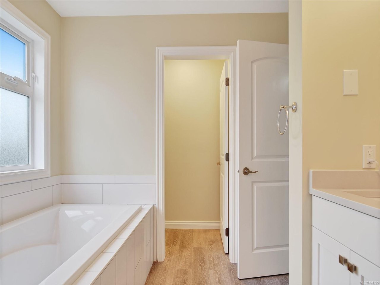 1260 Rockhampton Close