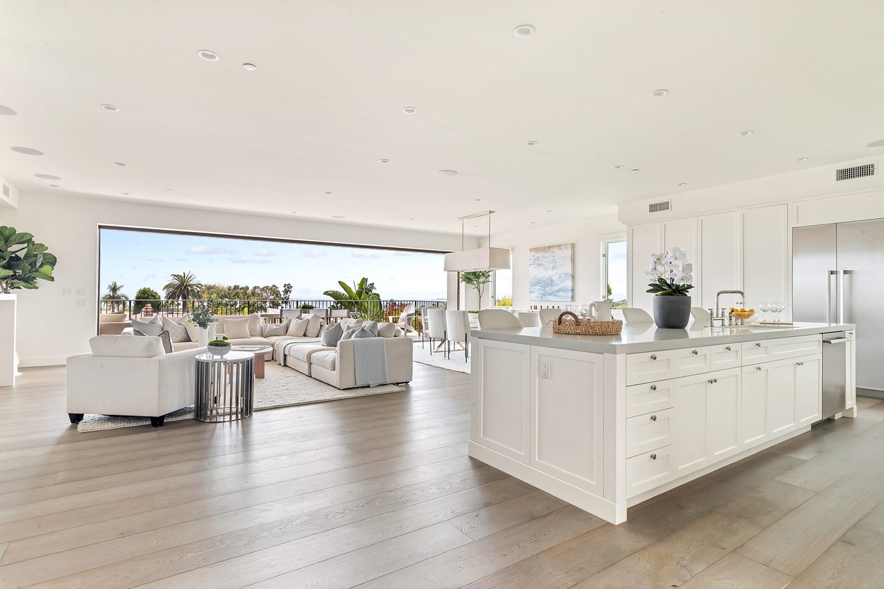 448 Serra Drive