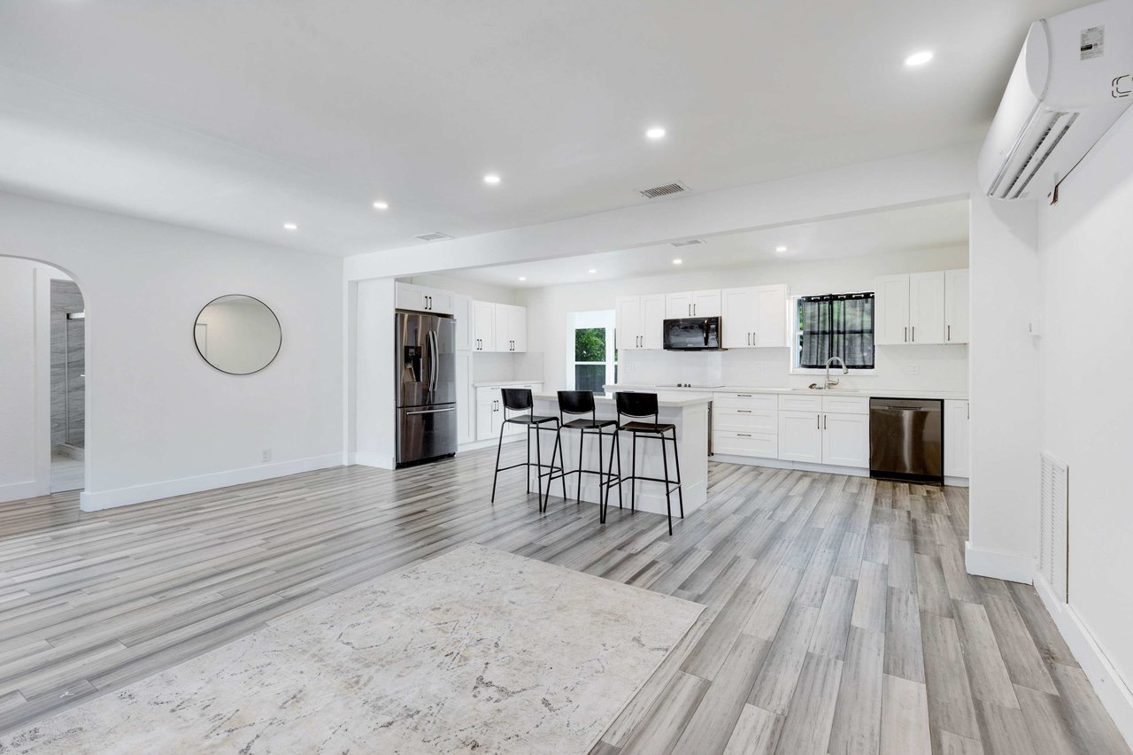 1844 Sheridan St Hollywood FL-33020