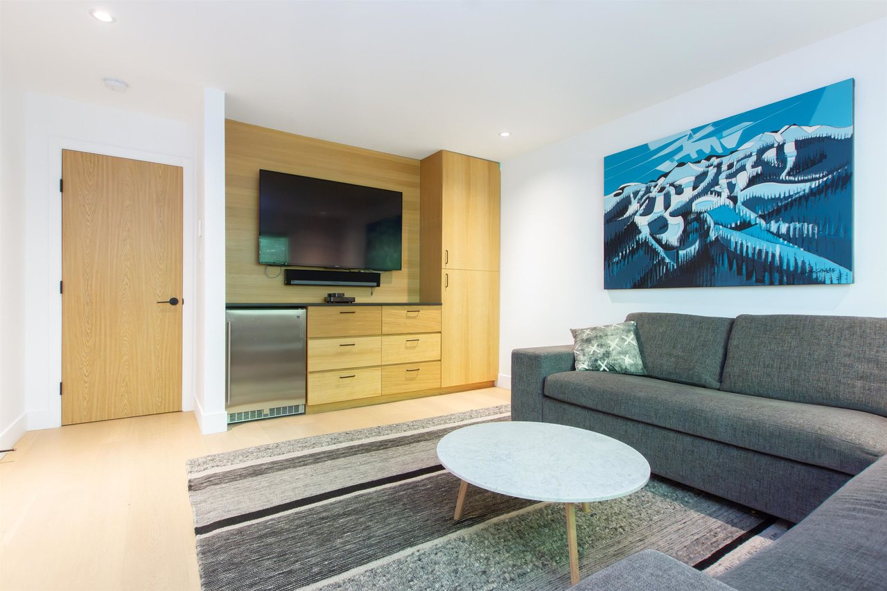 45D-4652 Blackcomb Wy