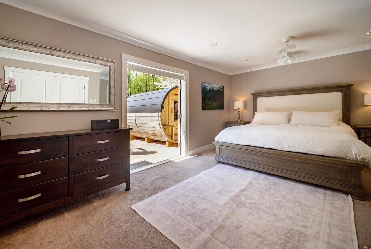 1422 Maple Cres