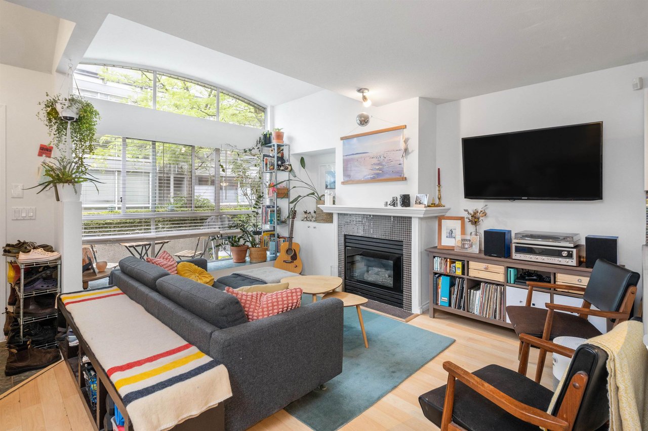 35-1385 W 7th Ave