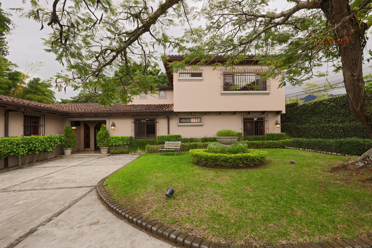 European Estate Pool Villa, Escazu, San Jose