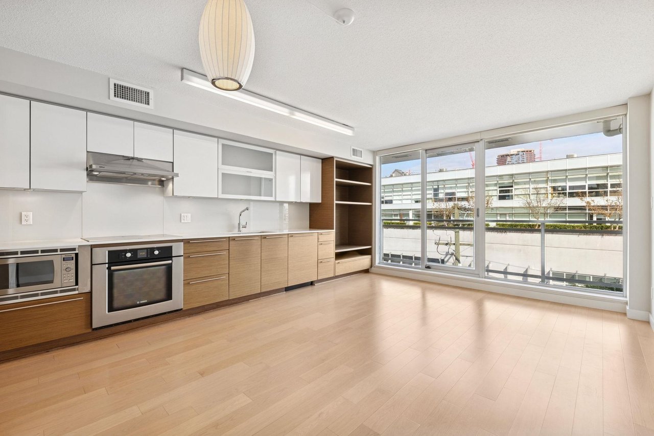 416-1635 W 3rd Ave